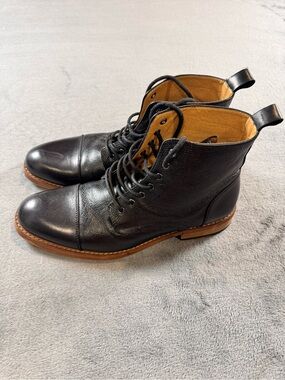 La Milano Vincent 1 Men's Black Leather Lace-Up Cap-Toe Boots with Tan Welt